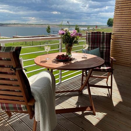 Modernes Apartment Am Hafen Mit Seeblick โกรสเรสเชน ภายนอก รูปภาพ
