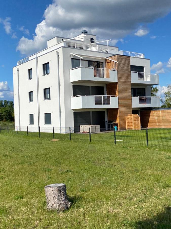 Modernes Apartment Am Hafen Mit Seeblick โกรสเรสเชน ภายนอก รูปภาพ