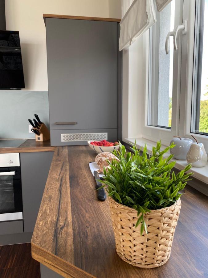Modernes Apartment Am Hafen Mit Seeblick โกรสเรสเชน ภายนอก รูปภาพ