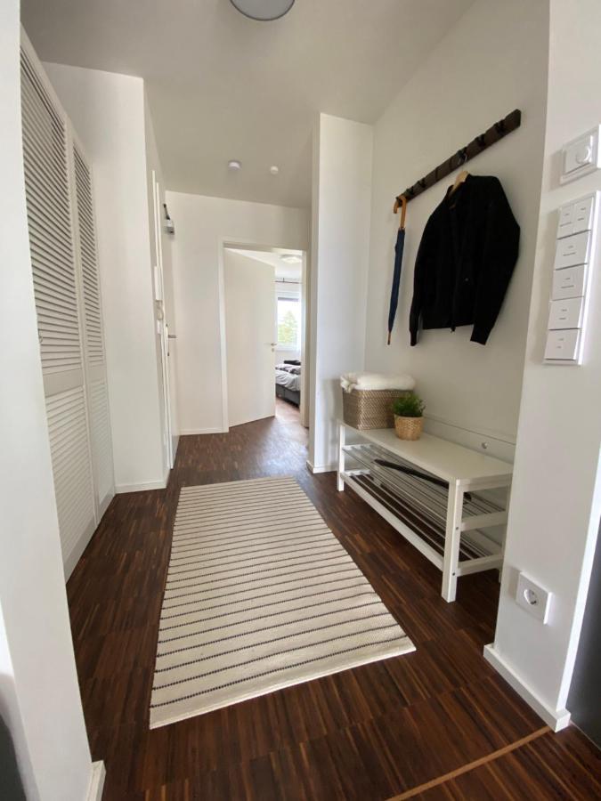 Modernes Apartment Am Hafen Mit Seeblick โกรสเรสเชน ภายนอก รูปภาพ