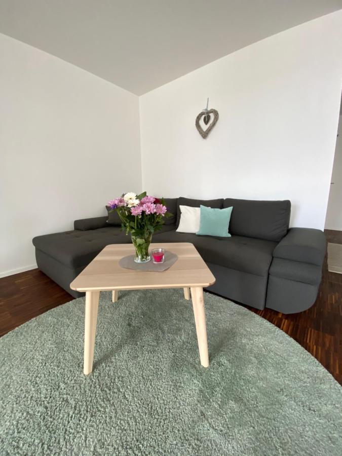 Modernes Apartment Am Hafen Mit Seeblick โกรสเรสเชน ภายนอก รูปภาพ